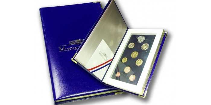 EURO WALLET B.U. SET FRANCE 2005 PROOF + 5€